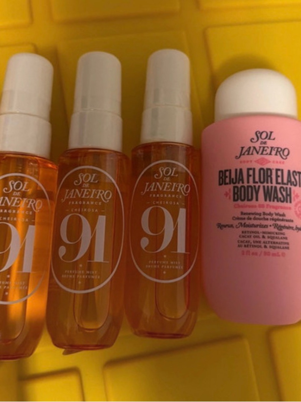 Sol de Janeiro Pink Beija Flor Elastique Body Wash with Amber 91 Fragrance Mists